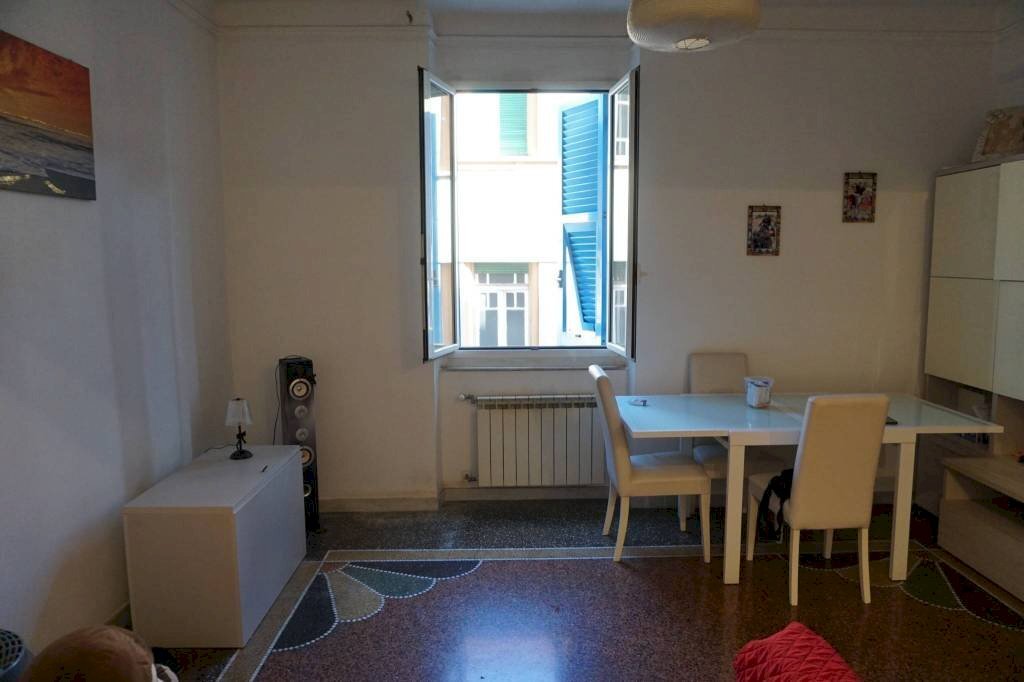 Soggiorno - Bilocale via San Giovanni Bosco, Genova (zona Sampierdarena) - foto 3