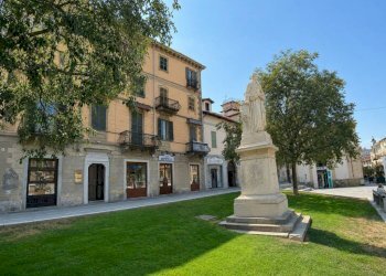 Giardino - Appartamento piazza Liderico Vineis, 7, Saluzzo - foto 7