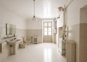 Bagno - Appartamento piazza Liderico Vineis, 7, Saluzzo - foto 12