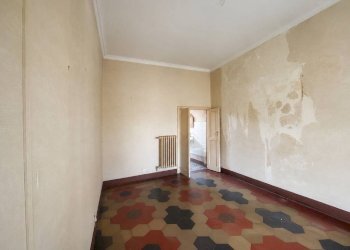 Camera da letto - Appartamento piazza Liderico Vineis, 7, Saluzzo - foto 20