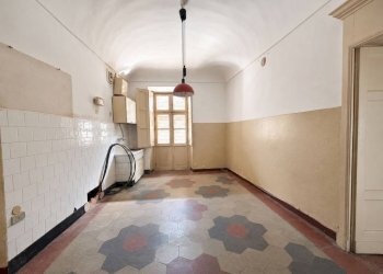 Cucina - Appartamento piazza Liderico Vineis, 7, Saluzzo - foto 24