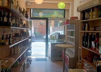 Interno non residenziale - Alimentari - Gastronomia via Andrea Costa, 133, Bologna (zona Costa Saragozza) - foto 1