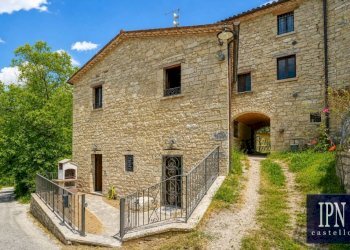 Facciata - Appartamento Località Ca' Giovaccolo, Piobbico - foto 1