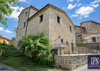 Facciata - Appartamento Località Ca' Giovaccolo, Piobbico - foto 3