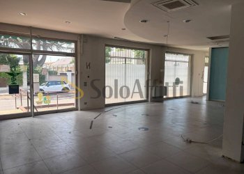 WhatsApp Image 2026-07-16 at 16.42.28 (6) - Locale Commerciale Via Contardo Ferrini 42, Samarate - foto 4
