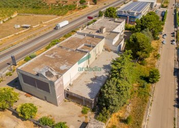 vista - Commercial Premises Km 31, 800, Sammichele di Bari - photo 5
