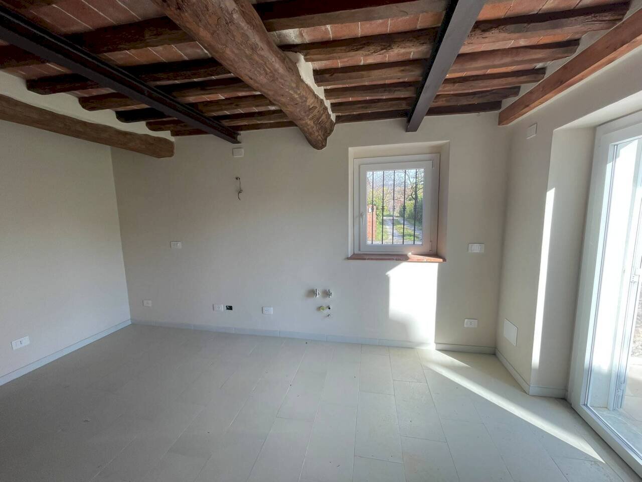 PHOTO-2026-07-20-12-45-15 - Casa semi indipendente Sarzana - foto 2