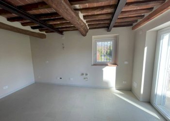 PHOTO-2026-07-20-12-45-15 - Casa semi indipendente Sarzana - foto 2