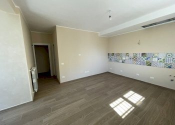 b6021ccf-0c3d-4d82-a987-a00020e074e8 - One-room apartment Cascina - photo 10