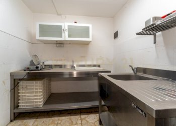 Via Aldebaran 7 CT (22) - Commercial Premises Via Aldebaran 7, Catania - photo 12