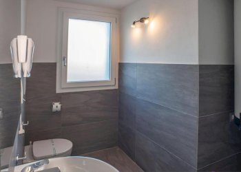 12 - Two-room apartment Strada Cornazzano 17, Parma - photo 11