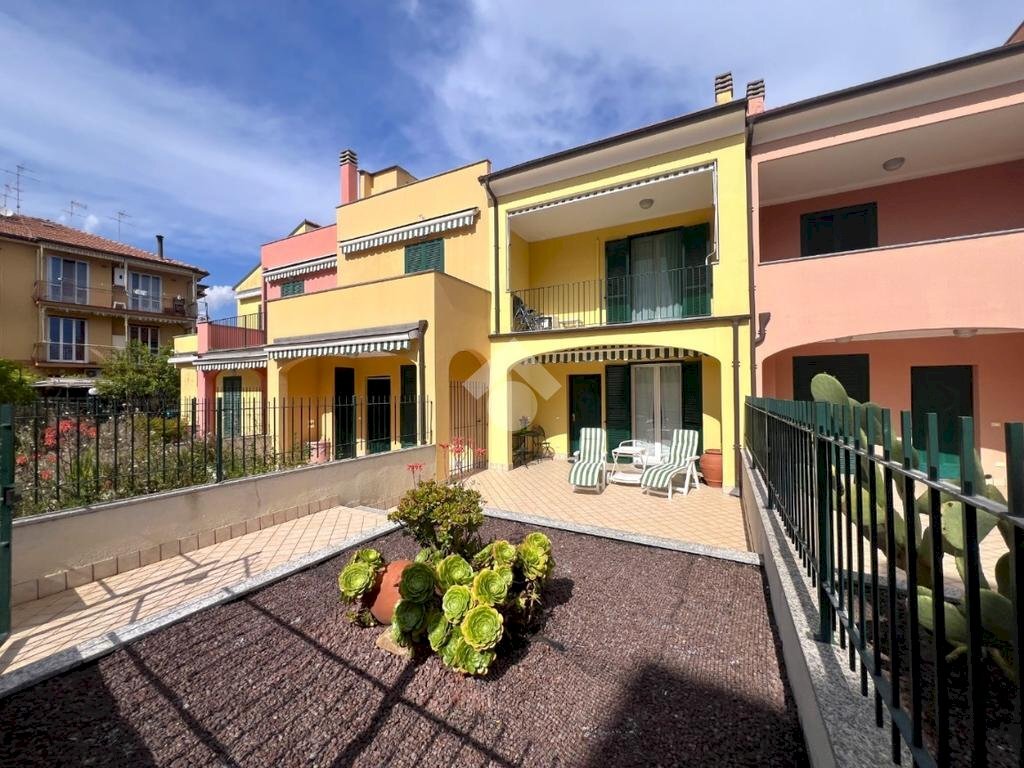 Villa a Schiera Via Gozzano, Loano - foto 1
