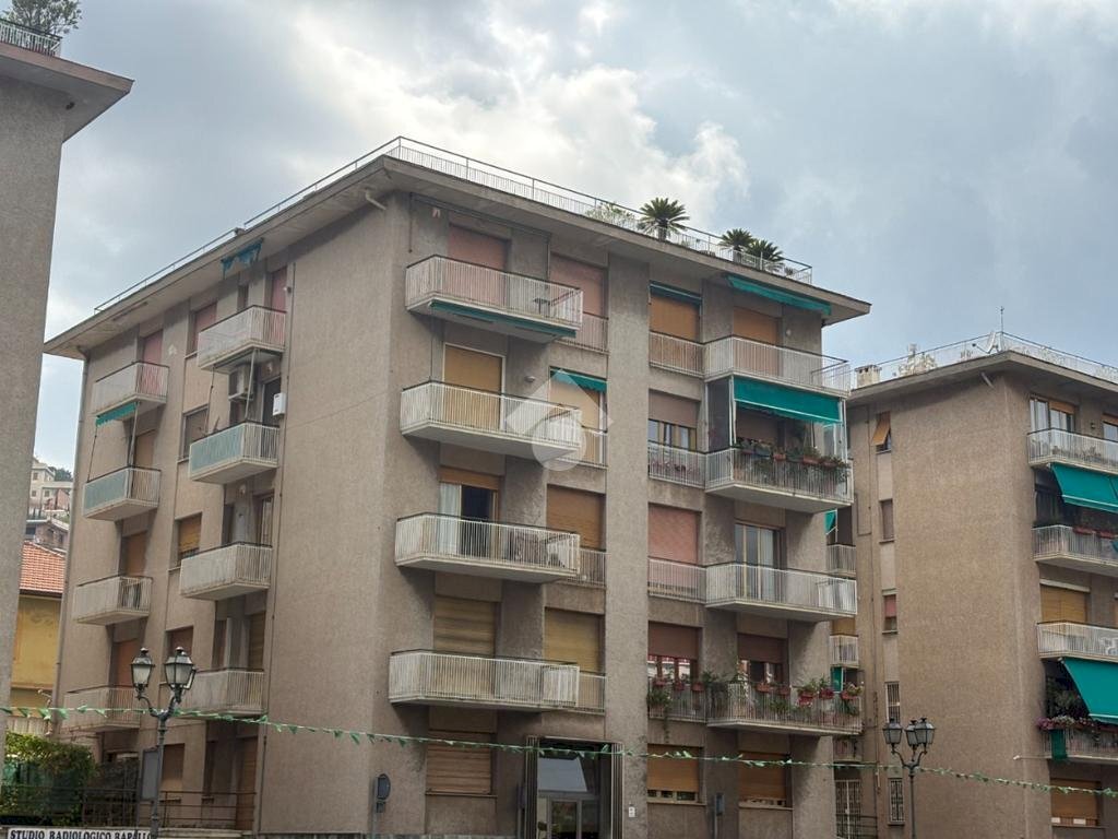 Three-room apartment Via Amendola, Rapallo - photo 1