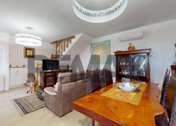 Villa Piazza Chiesa di Murta, 4 
 Bolzaneto, Genova (zona Bolzaneto) - foto 1