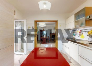 Villa Piazza Chiesa di Murta, 4 
 Bolzaneto, Genova (zona Bolzaneto) - foto 6