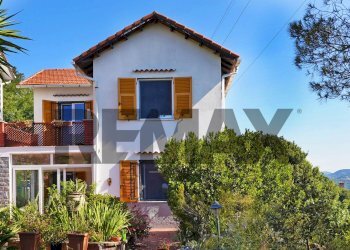 Villa Piazza Chiesa di Murta, 4 
 Bolzaneto, Genova (zona Bolzaneto) - foto 8