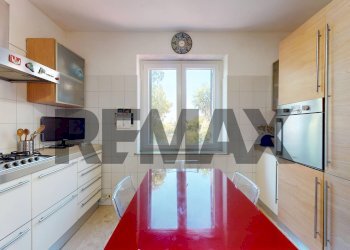 Villa Piazza Chiesa di Murta, 4 
 Bolzaneto, Genova (zona Bolzaneto) - foto 14