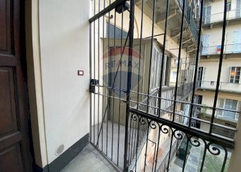 One-room apartment Centro, Torino, Torino (neighborhood Centro) - photo 5