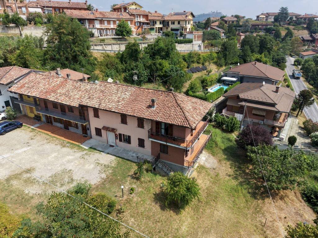 Independent house Castagnito - photo 1