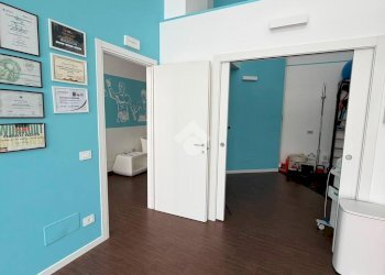 Negozio Negozio Bruno Cassinari, Milano (zona Rogoredo) - foto 10