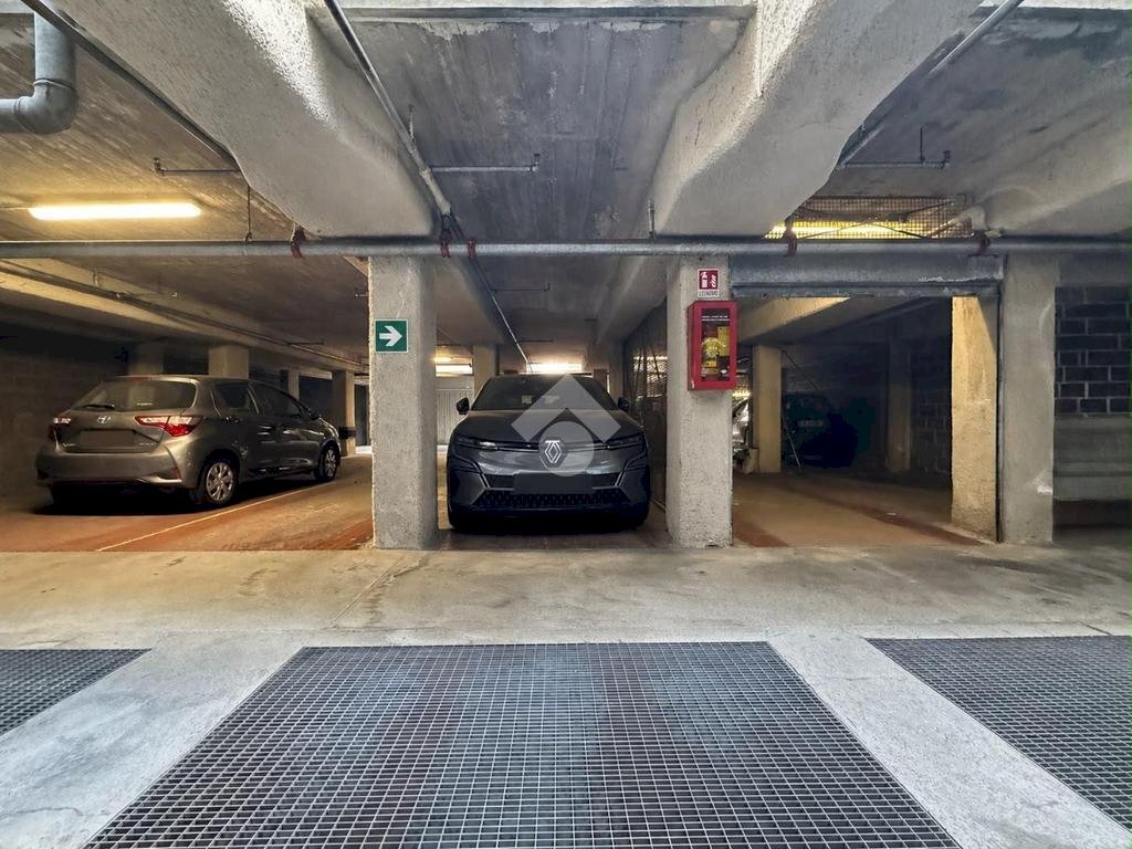 Posto Auto Via Giuseppe Frua, Milano (zona Washington) - foto 1
