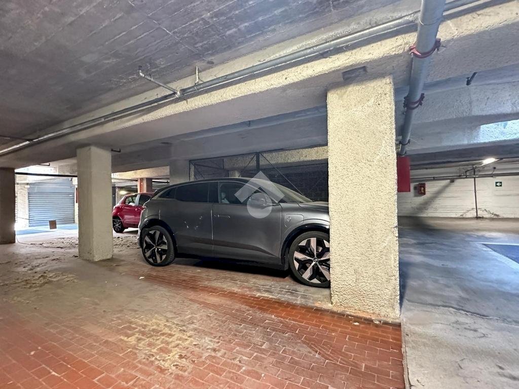 Parking space Via giuseppe frua, Milano (neighborhood Washington) - photo 2