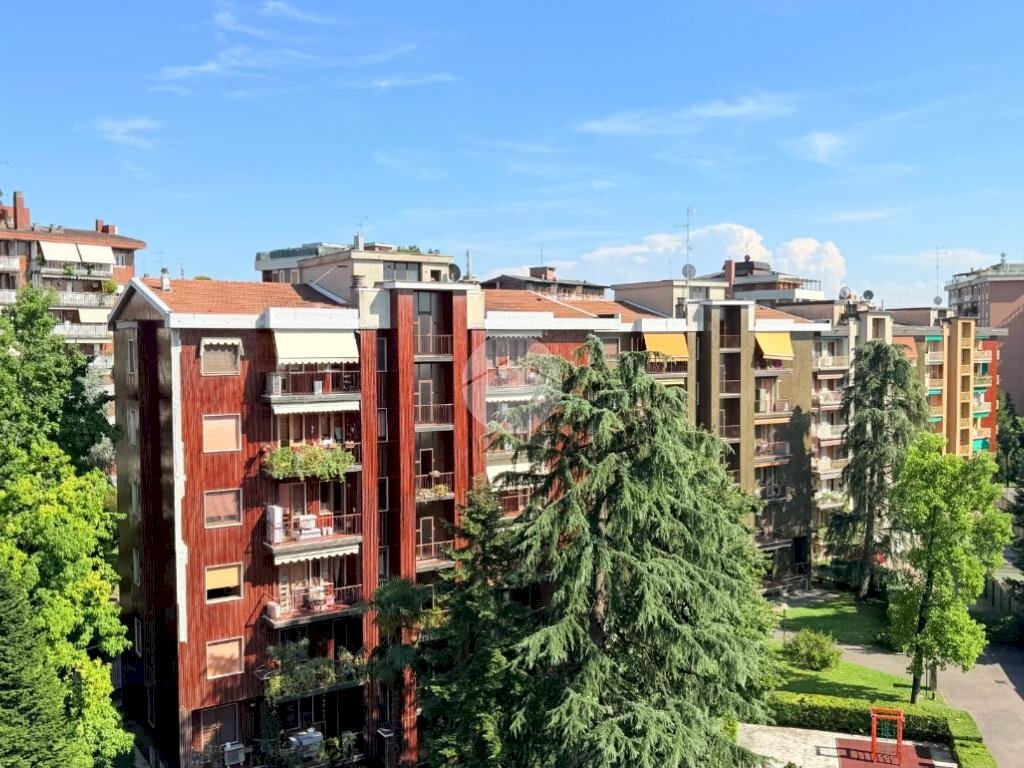 Quadrilocale Via delle Tuberose, Milano (zona Bande Nere) - foto 2