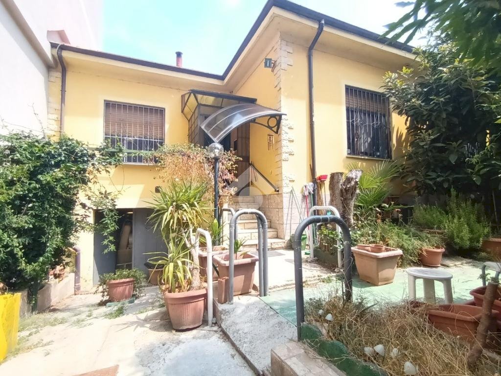 Casa semi indipendente Via rismondo, Torino (zona Mirafiori Sud) - foto 1