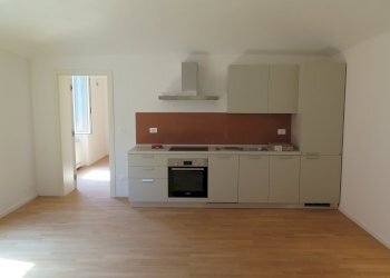Four-room apartment Bologna (neighborhood Centro Storico) - photo 1