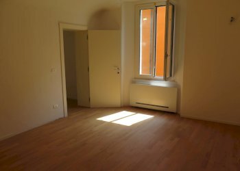 Four-room apartment Bologna (neighborhood Centro Storico) - photo 6