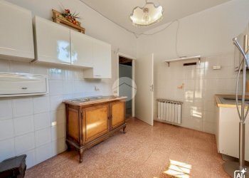 Two-room apartment Via Santuario, Savona (neighborhood Santuario) - photo 2