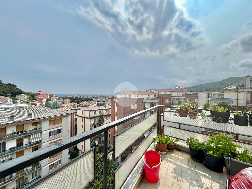 Three-room apartment Via Mignone, Savona (neighborhood Villapiana) - photo 2