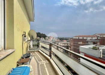 Three-room apartment Via Mignone, Savona (neighborhood Villapiana) - photo 8