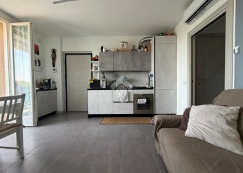 Two-room apartment Via Laura Prati, Bussero - photo 2