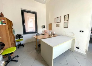 Two-room apartment Via Stefano Molli, Borgomanero - photo 9
