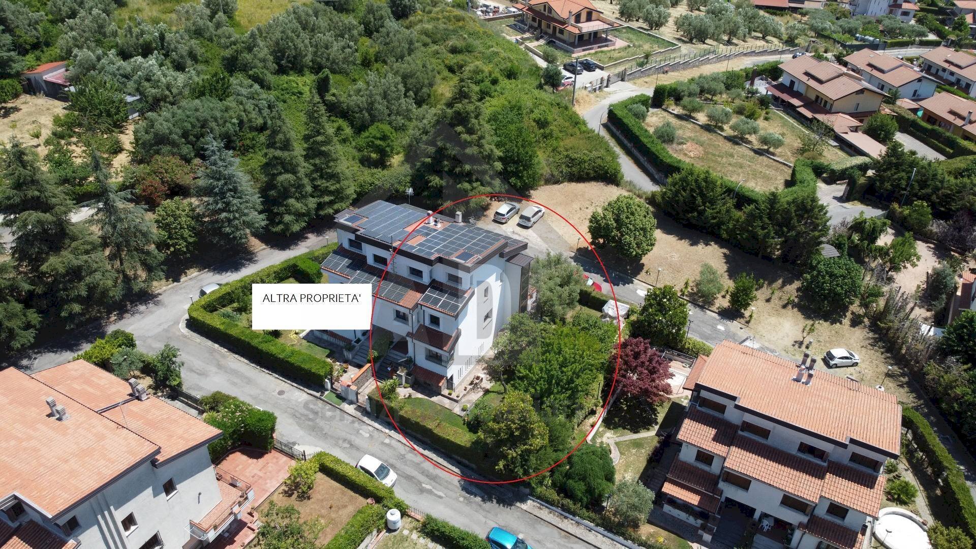 Foto 1 - Semi-detached house via san paolo
 
8, Mendicino - photo 1
