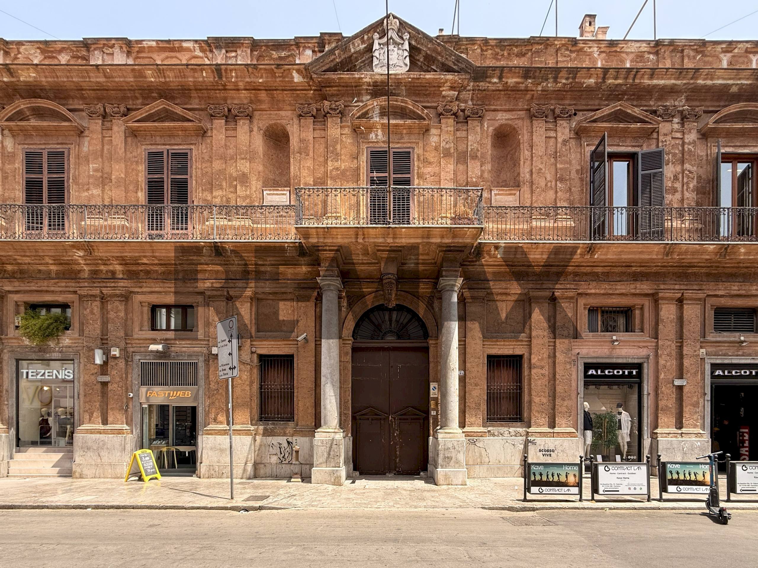 Edificio all\'aperto - Attic Via Ruggero Settimo
 
7, Palermo - photo 1