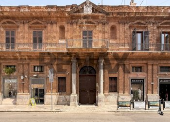 Edificio all\'aperto - Attico Via Ruggiero Settimo
 
7, Palermo - foto 1