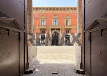 Edificio all\'aperto - Attico Via Ruggiero Settimo
 
7, Palermo - foto 3