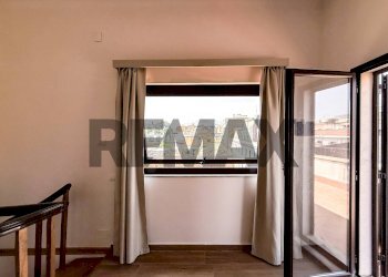 Stanza vuota - Attico Via Ruggiero Settimo
 
7, Palermo - foto 12