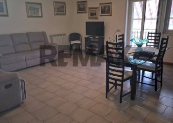 Sala da pranzo - Quadrilocale Via Immacolata
 
57, Catania - foto 3