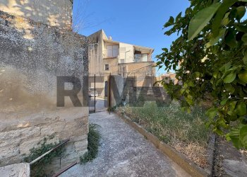 Casa all\'aperto - Magazzino Via Carcere
41, Caltagirone - foto 7