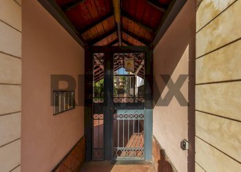 Scale - Appartamento Via Circumvallazione
 
525, Paterno - foto 3