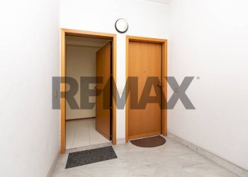 Hall / corridoio - Appartamento Via Circumvallazione
 
525, Paterno - foto 15