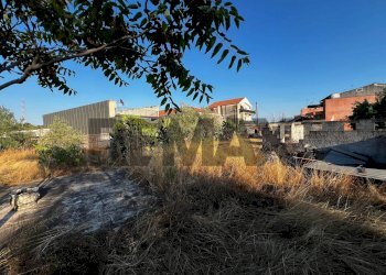 Edificio all\'aperto - Building land Via al Tempio
 
5, Camporotondo Etneo - photo 1