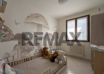 Camera / camera da letto - Quadrilocale Via modena
 
12, Colli al Metauro - foto 14