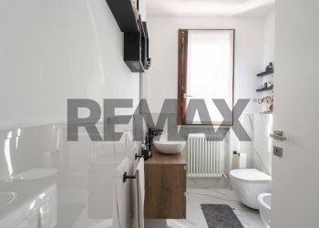 Bagno - Quadrilocale Via modena
 
12, Colli al Metauro - foto 16