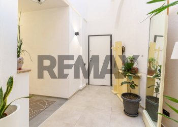 Hall / corridoio - Apartment Traversa A di via G. Martino
 
2, Taormina - photo 4