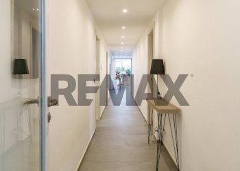 Hall / corridoio - Apartment Traversa A di via G. Martino
 
2, Taormina - photo 5