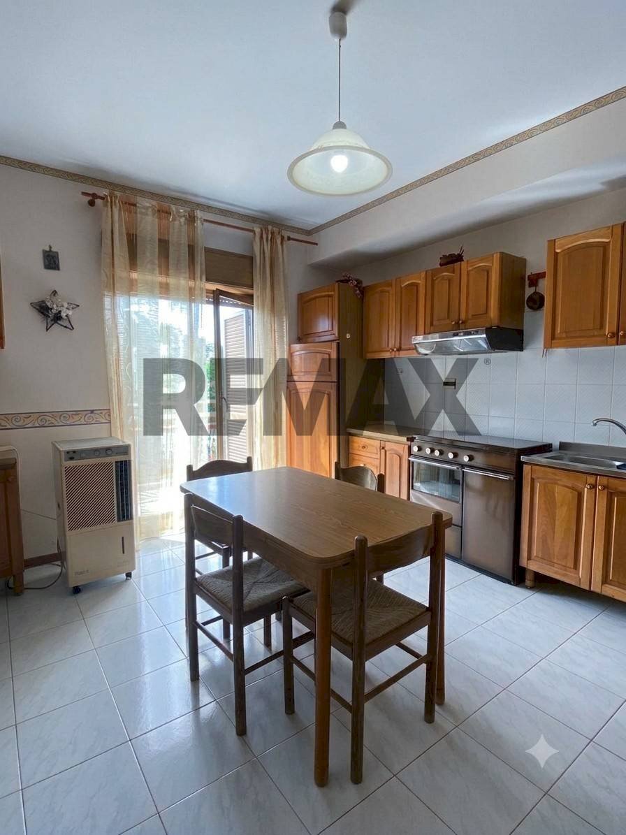 Sala da pranzo - Bilocale via R. Leoncavallo
 
18, Taormina - foto 1